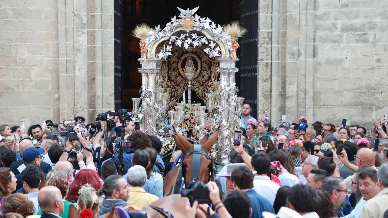 Simpecado de la Hermandad del Roc&iacute;o de Jerez | Cristo Garc&iacute;a