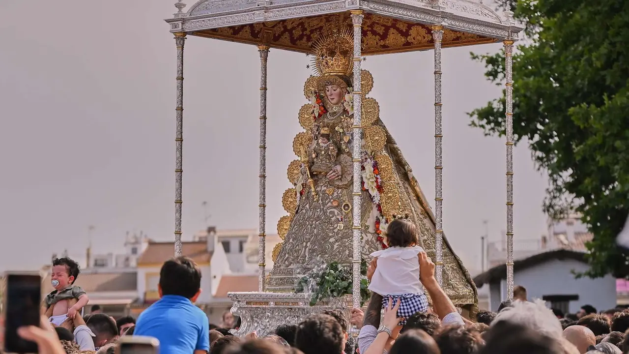 Procesi&oacute;n de la Virgen del Roc&iacute;o 2025 | Salvador L&oacute;pez Medina