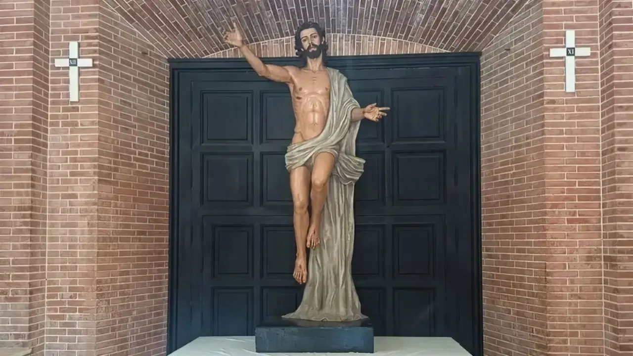 La antigua imagen del Resucitado de Jerez en el cementerio