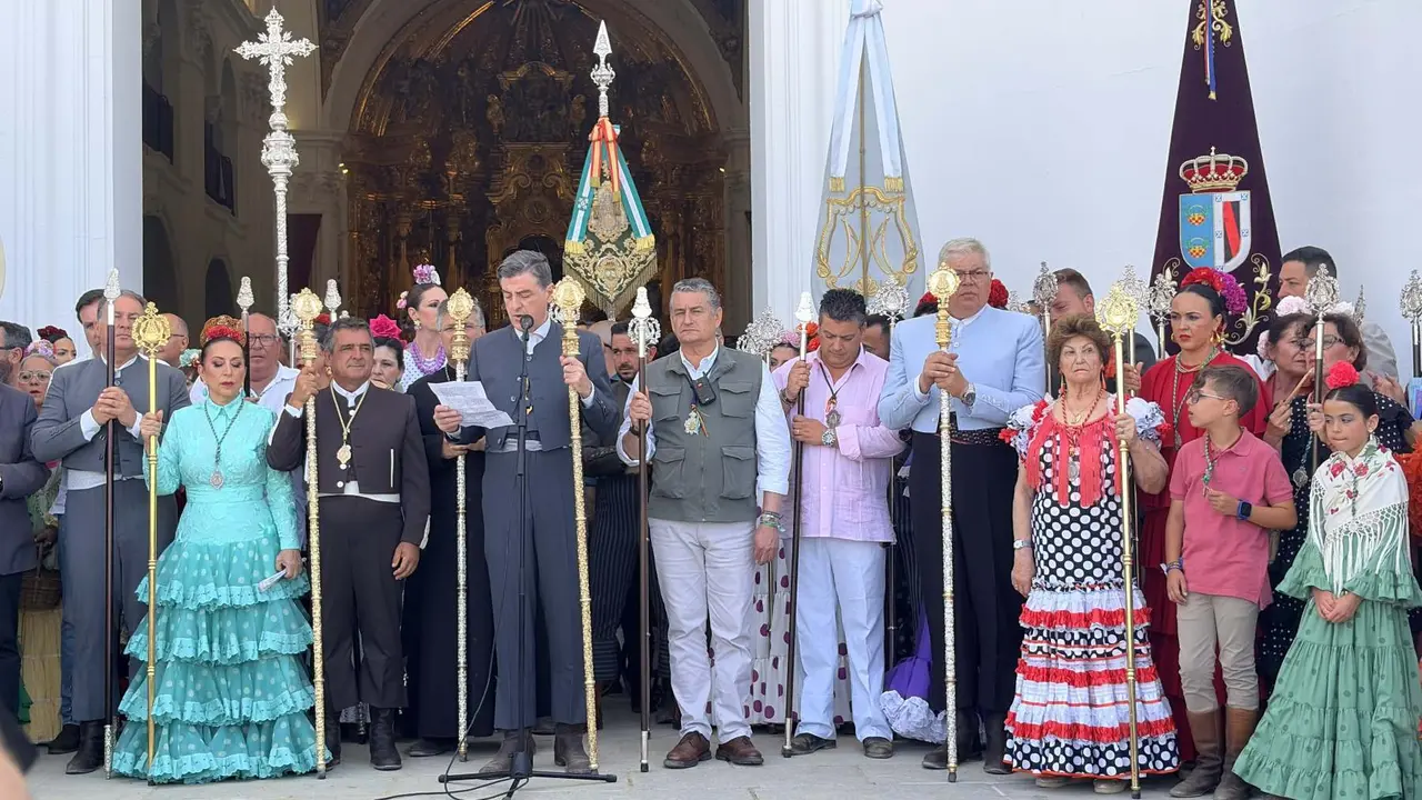 El Roc&iacute;o vive uno de sus momentos grandes con la presentaci&oacute;n de hermandades