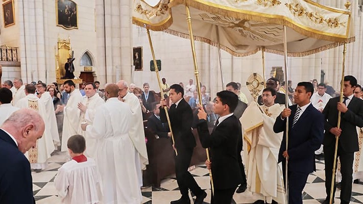 Custodia_procesion